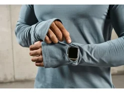 Heren sportshirt met smartwatch opening