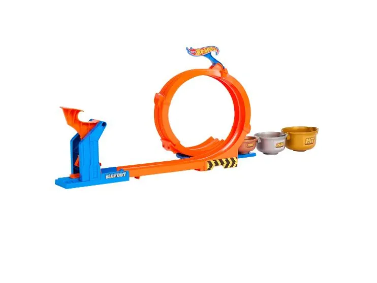 Monster Trucks Loop and Flip Trophy Challenge