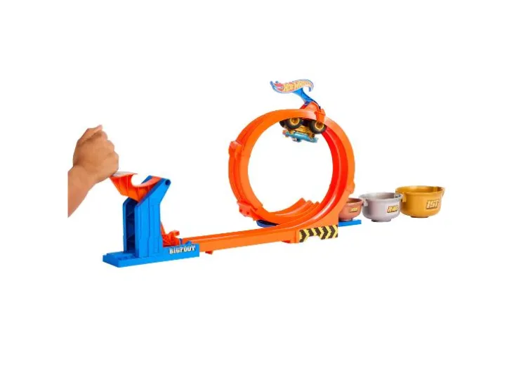 Monster Trucks Loop and Flip Trophy Challenge