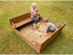 Zandbak met opklapbare zitbank